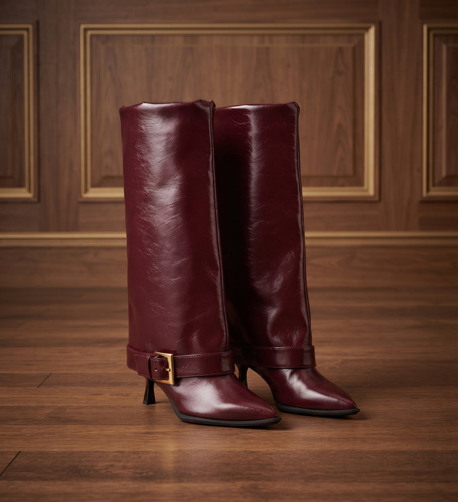 Inés — Botas altas con hebilla dorada
