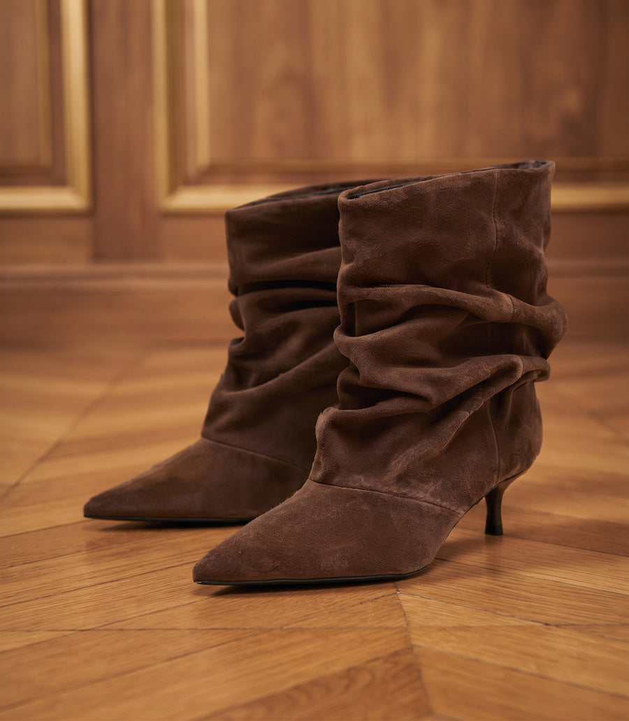 Vera — Botines fruncidos de tacón bajo